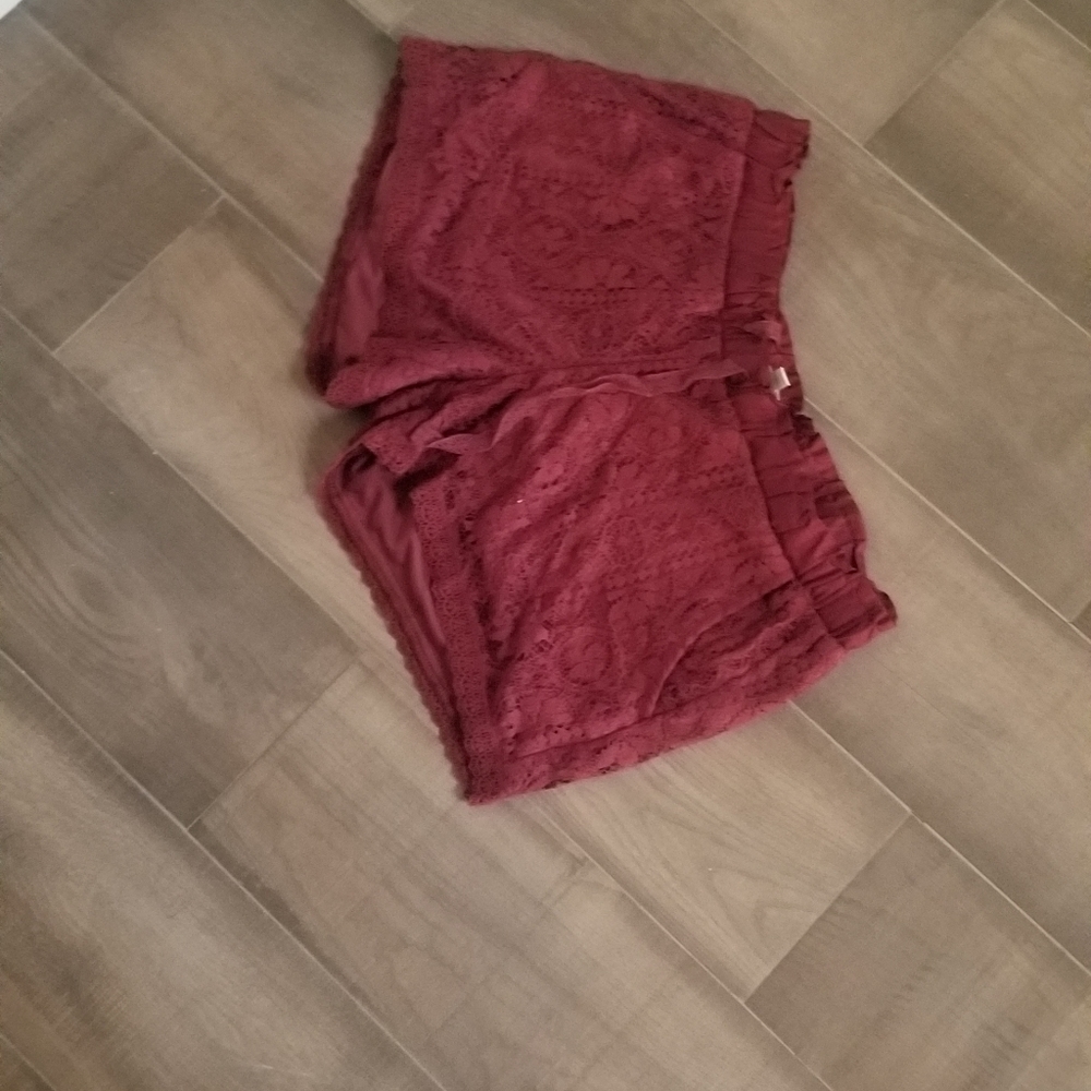 Marron lace shorts